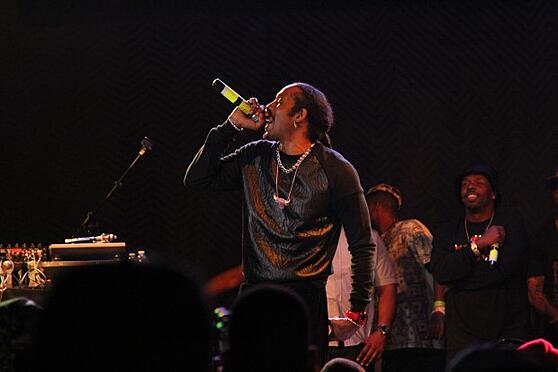 LIVE performance close big gipp