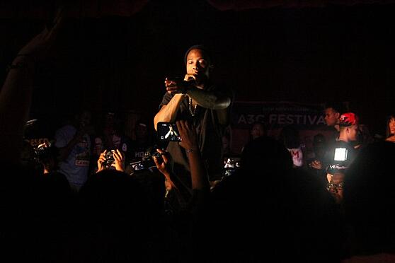 LIVE performance close bob