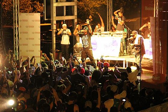 LIVE performance crowd juve BET toyota sponsor