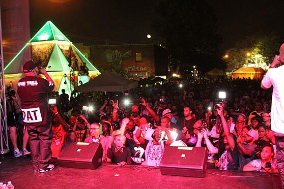 LIVE performance crowd sponsor bun b heinken style