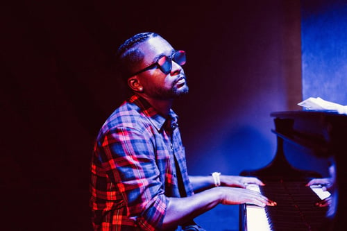 hip-hop-producer-zaytoven-performing-on-the-piano.jpg